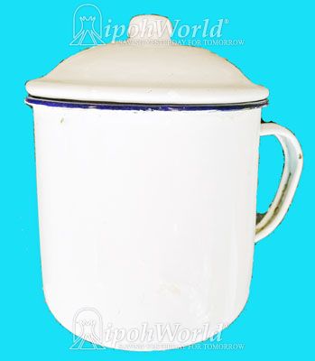 
        11113|
        A White Enamel Mug With Lid